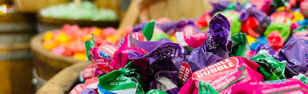 ガム・ラムネ・駄菓子系——名古屋・西区の問屋街文化を体現するメーカー
